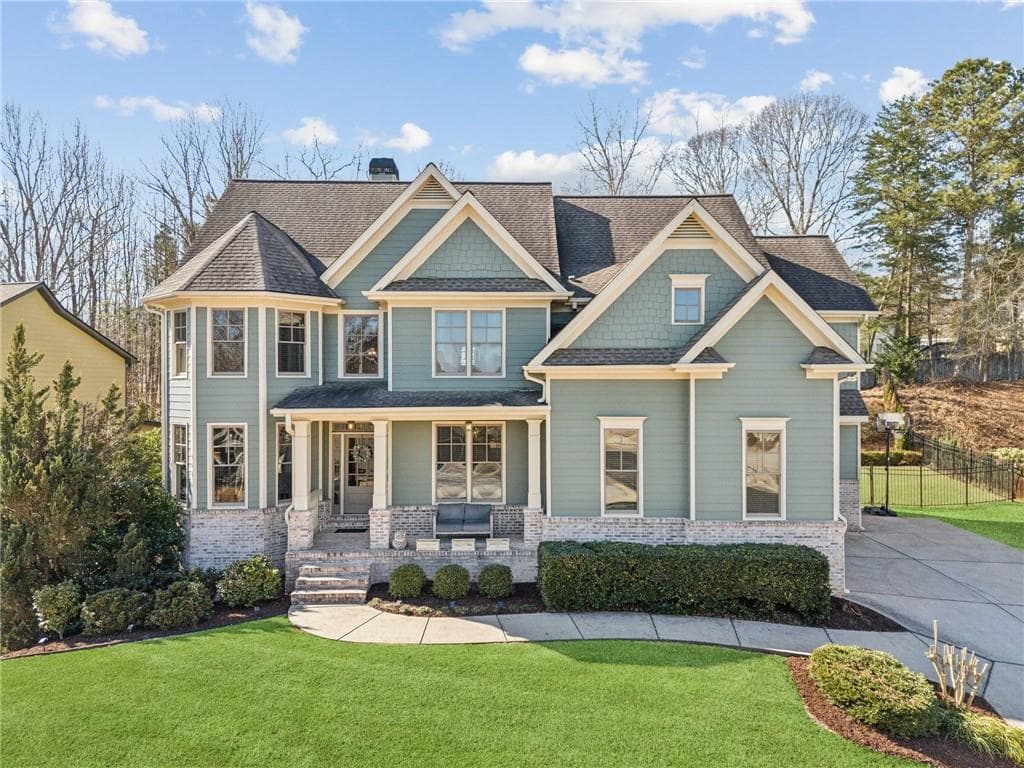 5 bedroom, 4 bathroom single family residence sold at 2952 Perimeter Circle, Buford, GA 30519