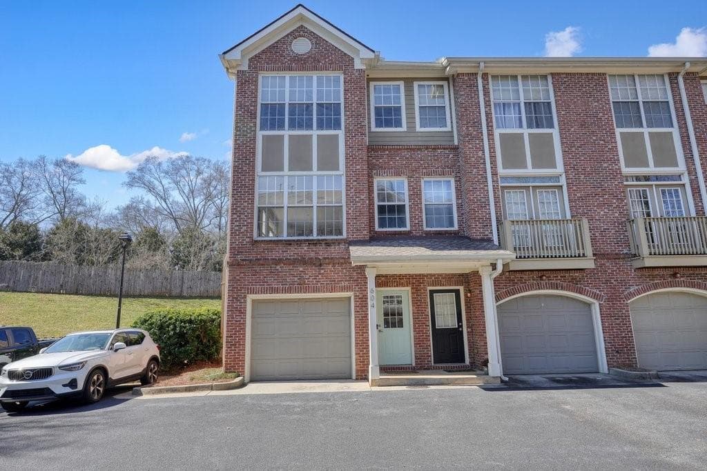 1 bedroom, 2 bathroom condominium sold at 445 N Sessions Street 604, Marietta, GA 30060