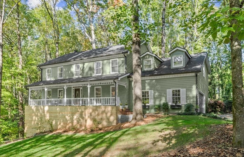 5 bedroom, 3 bathroom single family residence sold at 275 Waverly Trace, Roswell, GA 30075