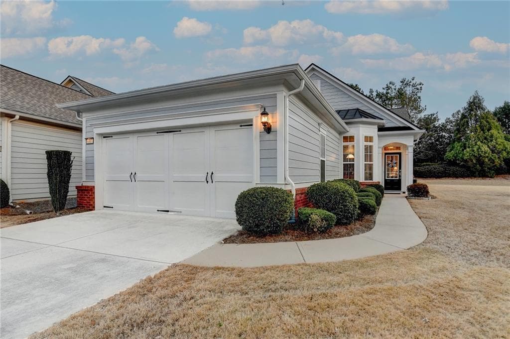 3 bedroom, 2 bathroom single family residence sold at 6307 Rockpoint Lane, Hoschton, GA 30548