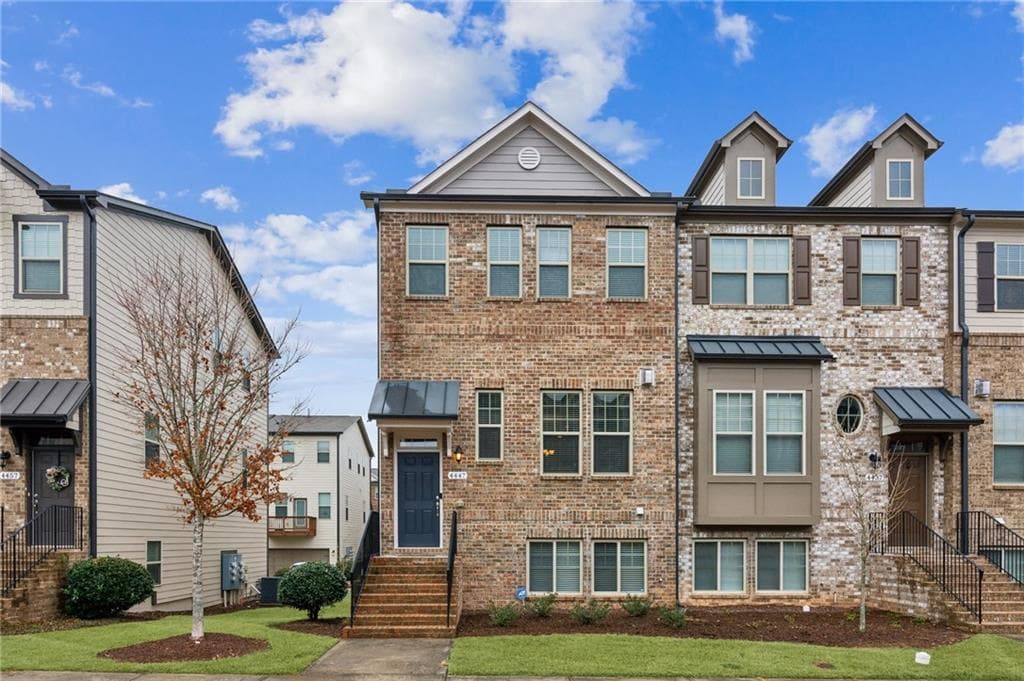 4 bedroom, 4 bathroom townhouse sold at 4447 Kerrington Avenue, Sugar Hill, GA 30518