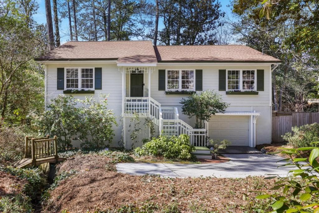 3 bedroom, 2 bathroom, 1,758 sq ft single family residence sold at 2484 Oldfield Road, Atlanta, GA 30327