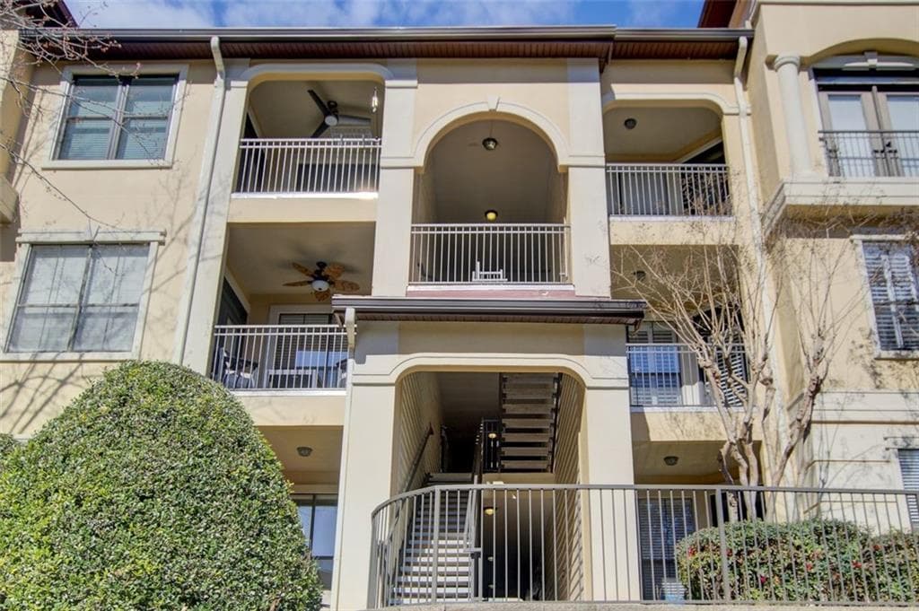 1 bedroom, 1 bathroom, 903 sq ft condominium sold at 3777 Peachtree Road 722, Brookhaven, GA 30319