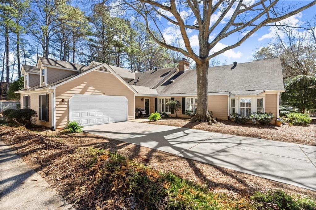 2 bedroom, 2 bathroom condominium sold at 108 Great Oaks Lane, Roswell, GA 30075