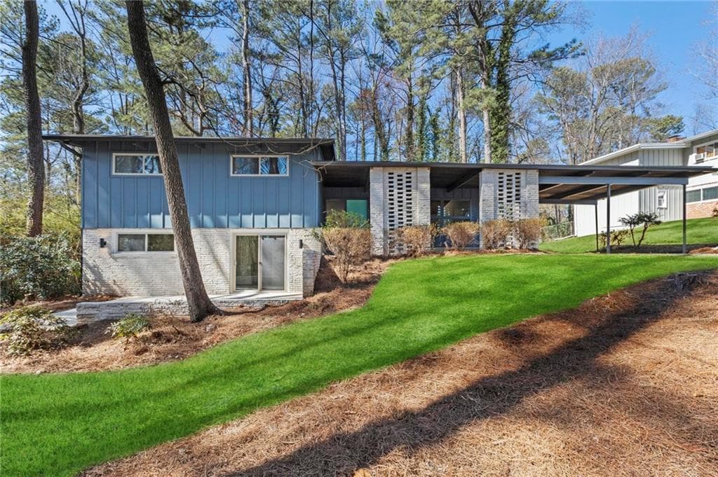 4 bedroom, 3 bathroom single family residence sold at 3732 Summitridge Drive, Atlanta, GA 30340