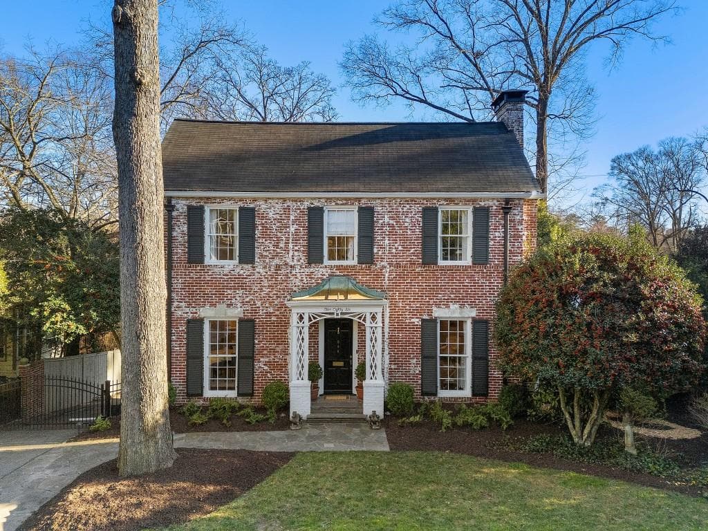 3 bedroom, 3 bathroom, 1,820 sq ft single family residence sold at 586 Collier Road, Atlanta, GA 30318