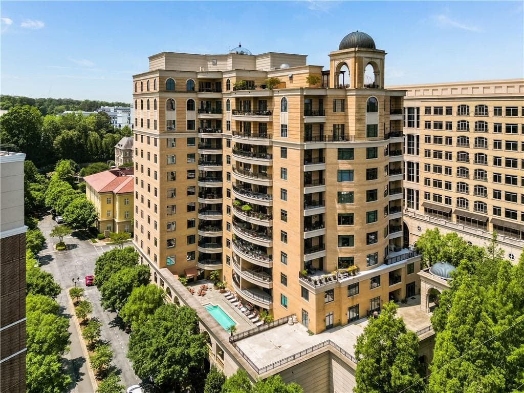 2 bedroom, 3 bathroom condominium sold at 3286 Northside Parkway 306, Atlanta, GA 30327