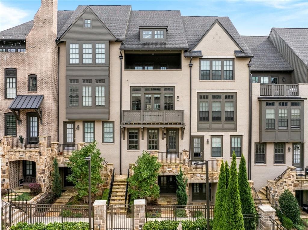 4 bedroom, 5 bathroom townhouse sold at 6657 ENCORE Boulevard, Atlanta, GA 30328