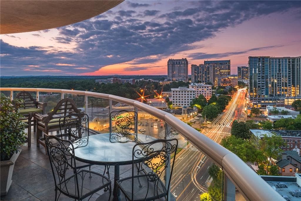 3 bedroom, 4 bathroom, 3,157 sq ft condominium sold at 2881 Peachtree Road 1001, Atlanta, GA 30305