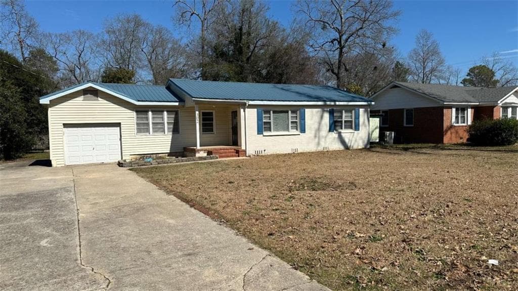 302 Cherokee Drive, Warner Robins, GA 31093 — most recent listing photo