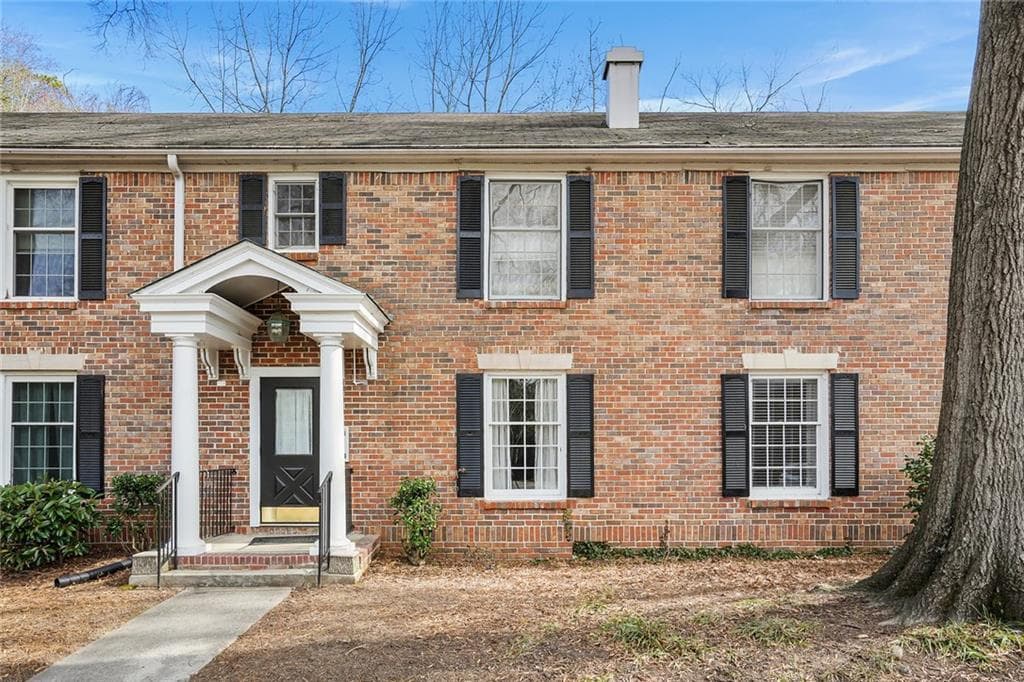 3 bedroom, 2 bathroom condominium sold at 6700 Roswell Road 11B, Atlanta, GA 30328