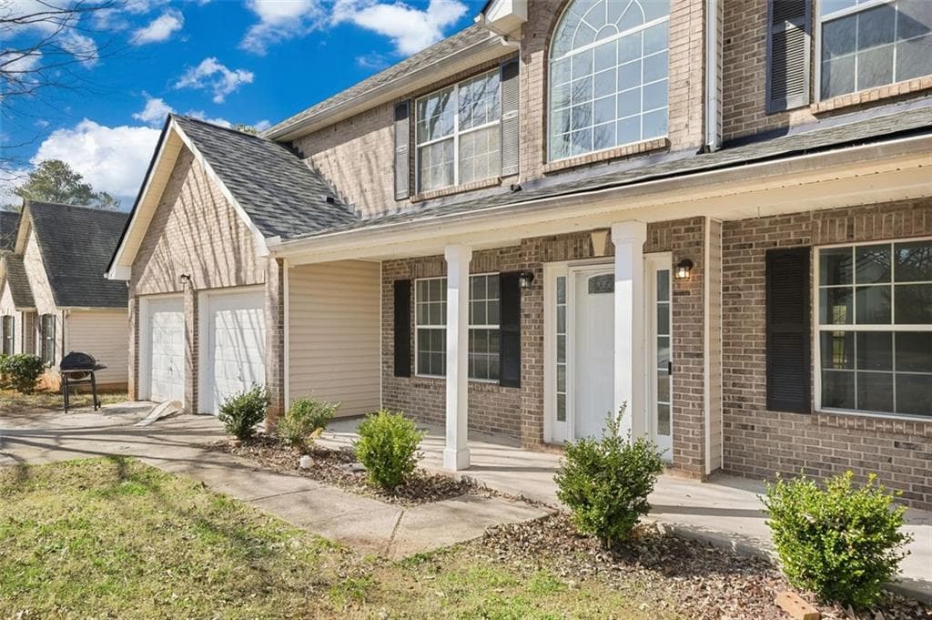 4 bedroom, 3 bathroom single family residence sold at 165 KENTWOOD SPRINGS Drive, Hampton, GA 30228