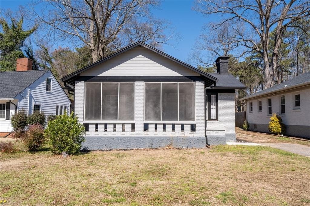 3 bedroom, 3 bathroom single family residence sold at 2147 CASCADE Road, Atlanta, GA 30311