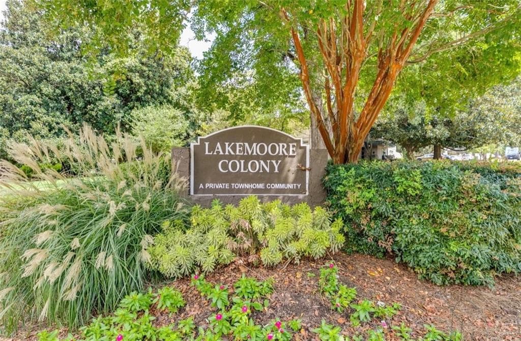 2 bedroom, 2 bathroom condominium sold at 284 LAKEMOORE Drive E, Atlanta, GA 30342