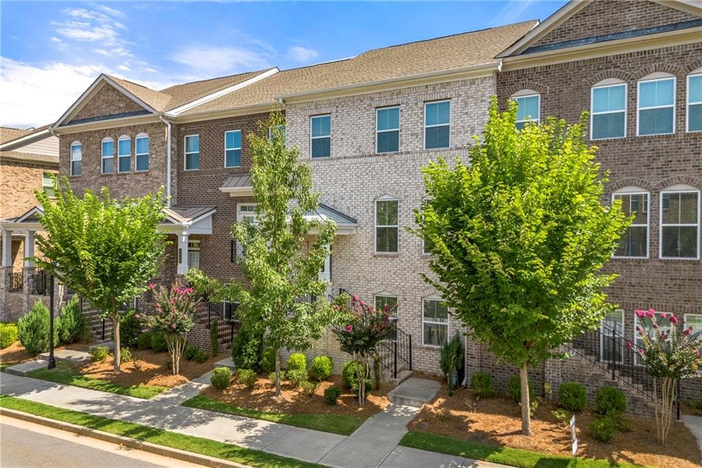 3 bedroom, 4 bathroom townhouse sold at 3538 Davenport Road, Duluth, GA 30096