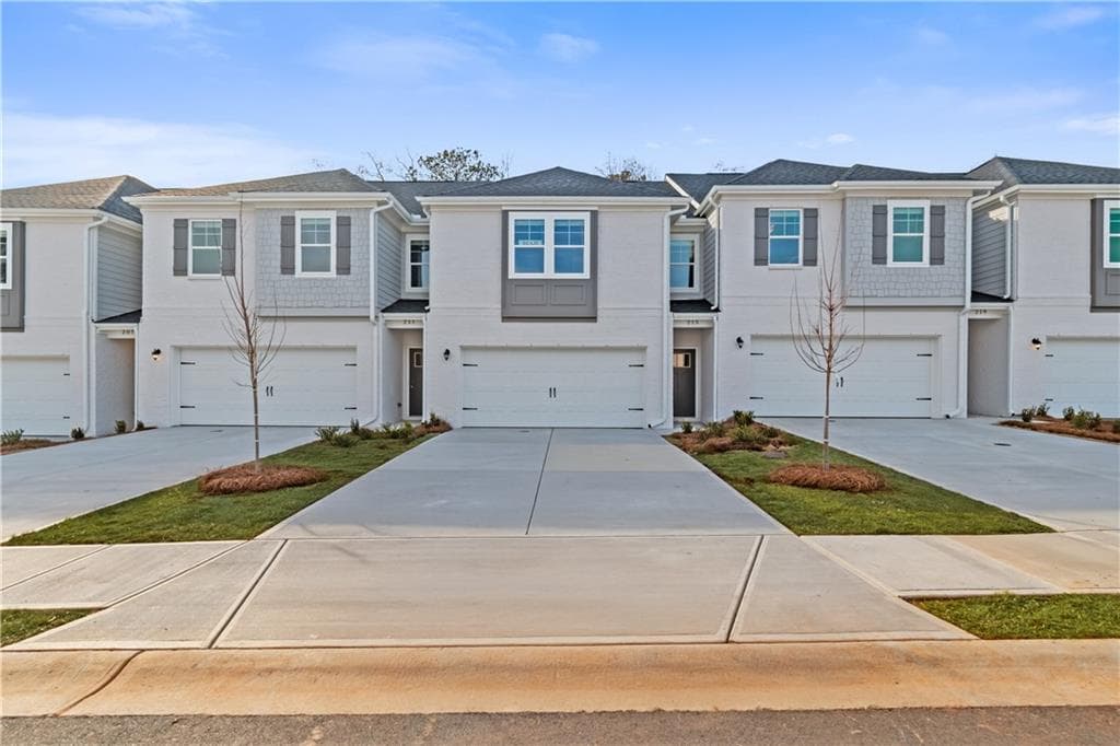 3 bedroom, 3 bathroom townhouse sold at 223 Sanctuary Drive, Mcdonough, GA 30253