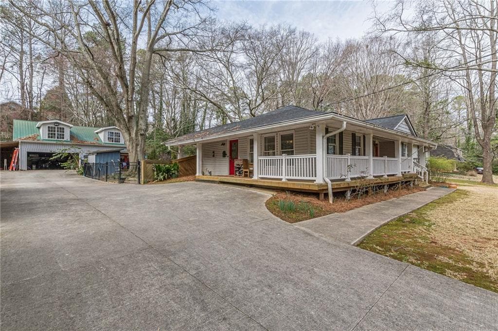 3 bedroom, 2 bathroom single family residence sold at 1400 Honeysuckle Drive, Conyers, GA 30012