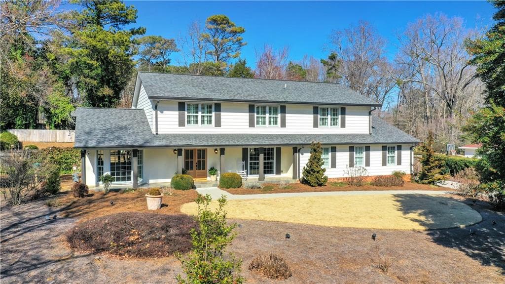 5 bedroom, 4 bathroom single family residence sold at 1285 Oakhaven Drive, Roswell, GA 30075
