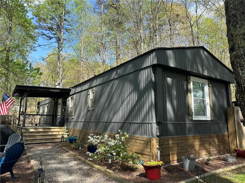 2 bedroom, 2 bathroom single family residence sold at 800 Twin Mountain Lake Circle, Talking Rock, GA 30175
