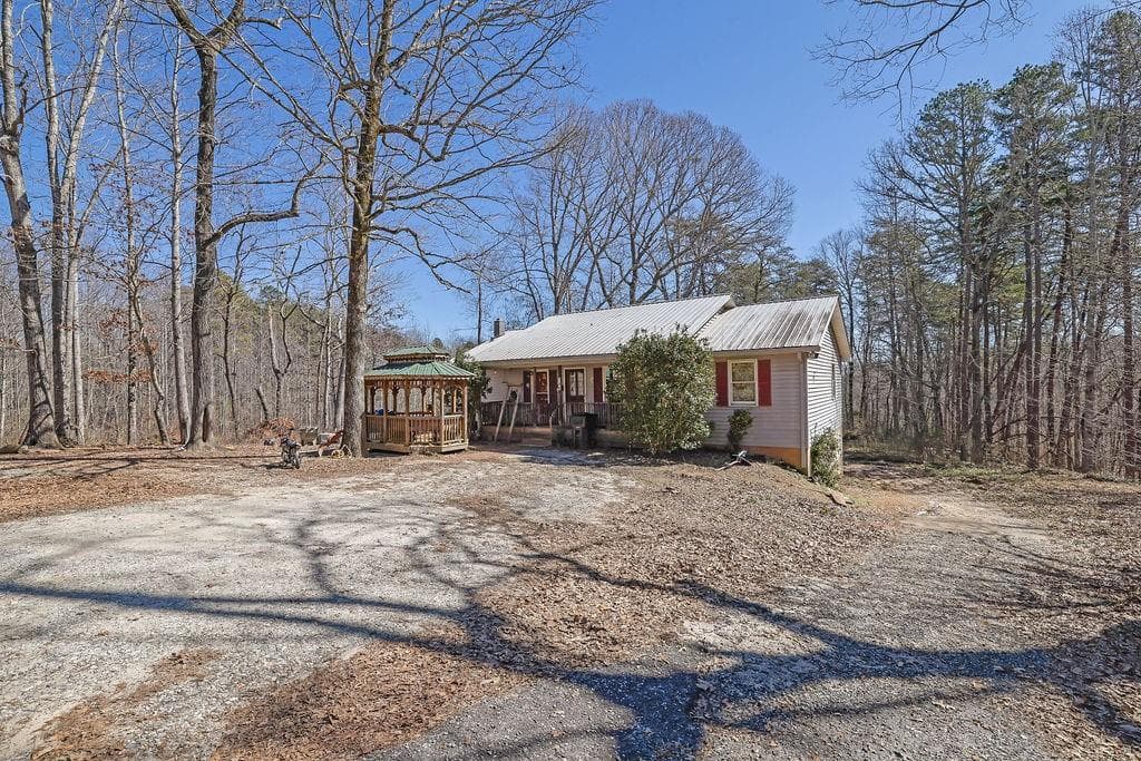 5 bedroom, 3 bathroom, 3,000 sq ft single family residence sold at 344 Herman Rice Road, Dawsonville, GA 30534