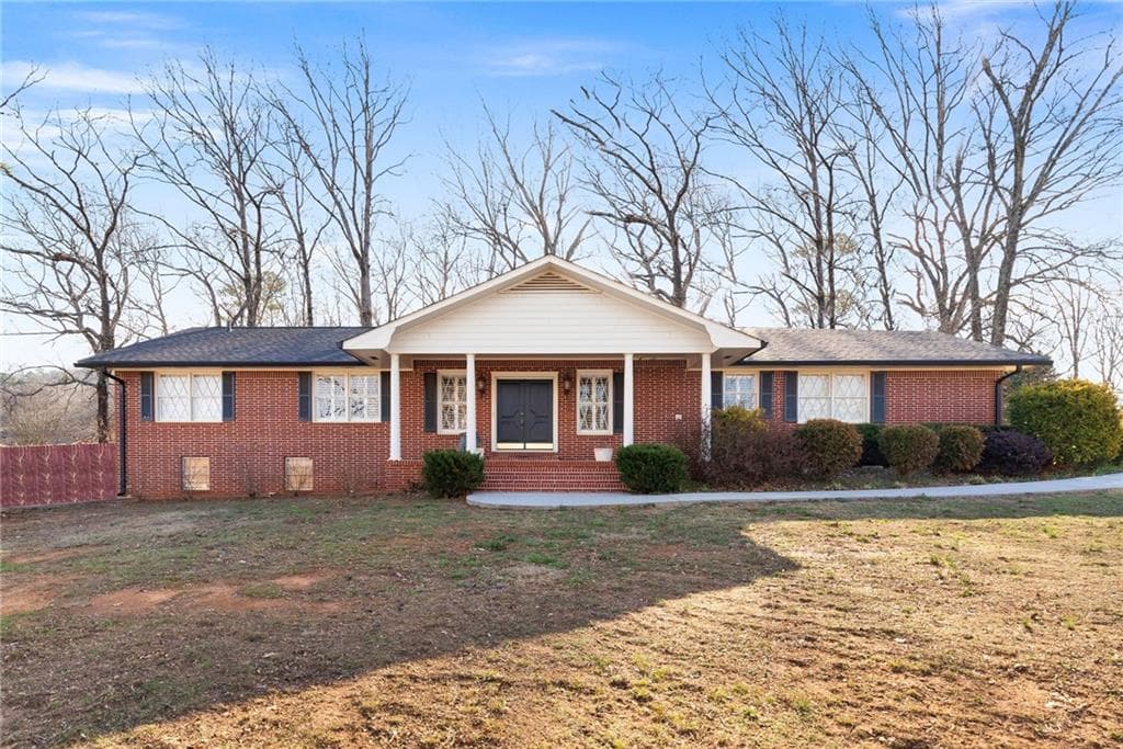 3 bedroom, 3 bathroom single family residence sold at 19 Roving Road, Cartersville, GA 30121