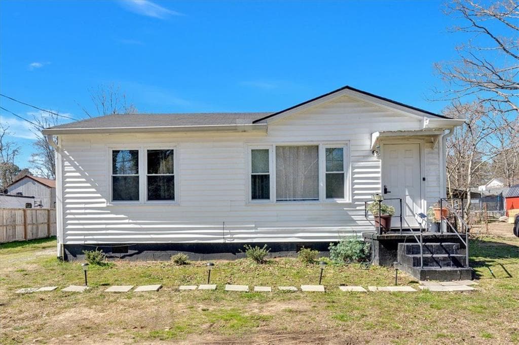 2 bedroom, 1 bathroom single family residence sold at 122 PAYNE Road, Rome, GA 30165