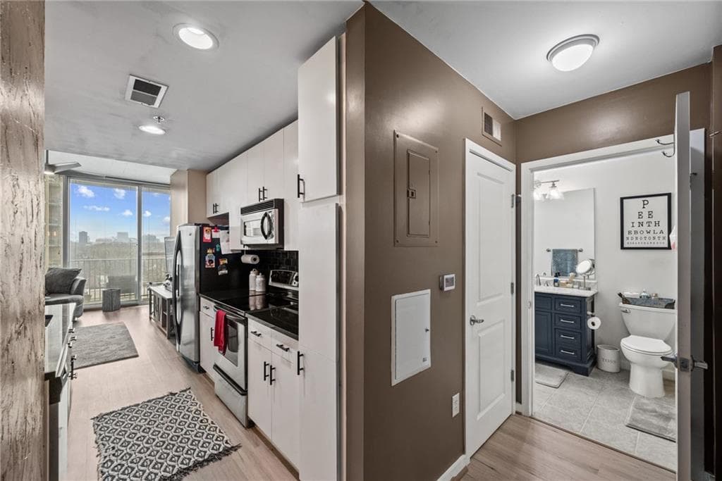 1 bedroom, 1 bathroom condominium sold at 361 17th Street 807, Atlanta, GA 30363