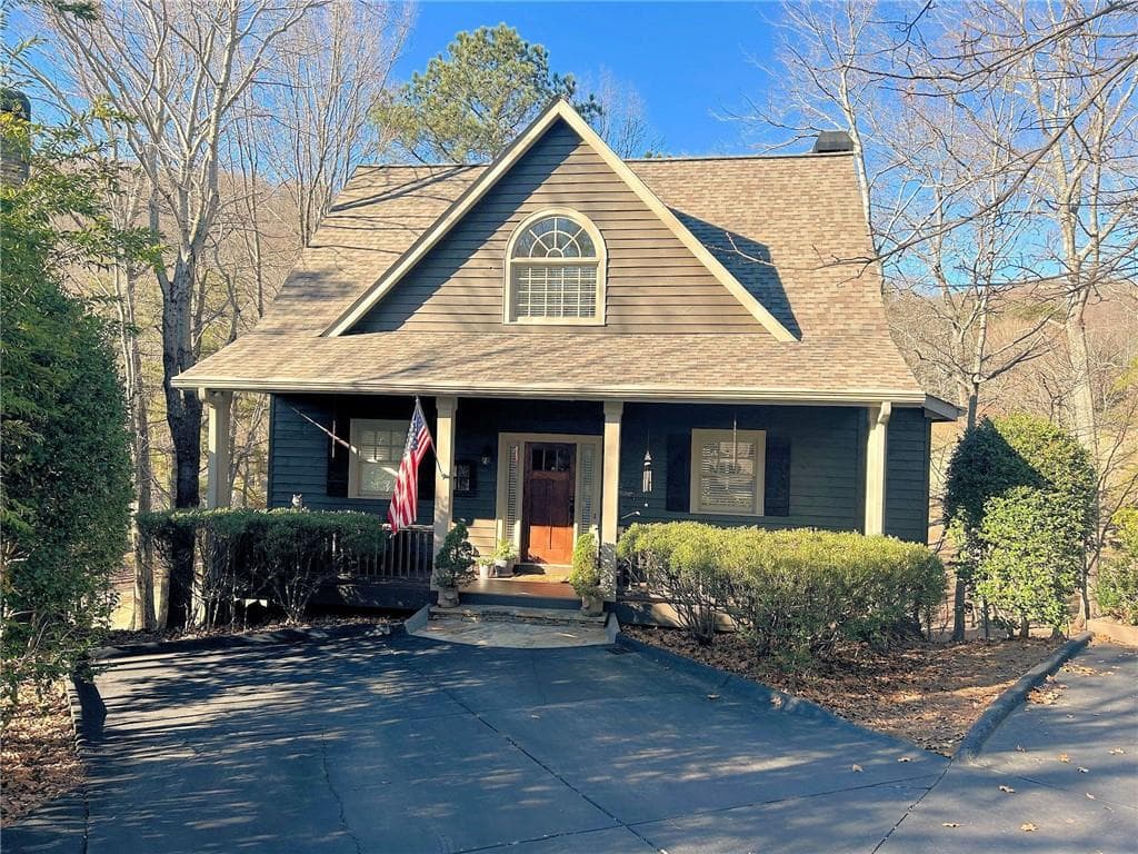 4 bedroom, 4 bathroom single family residence sold at 121 Chestnut Knoll Court, Big Canoe, GA 30143