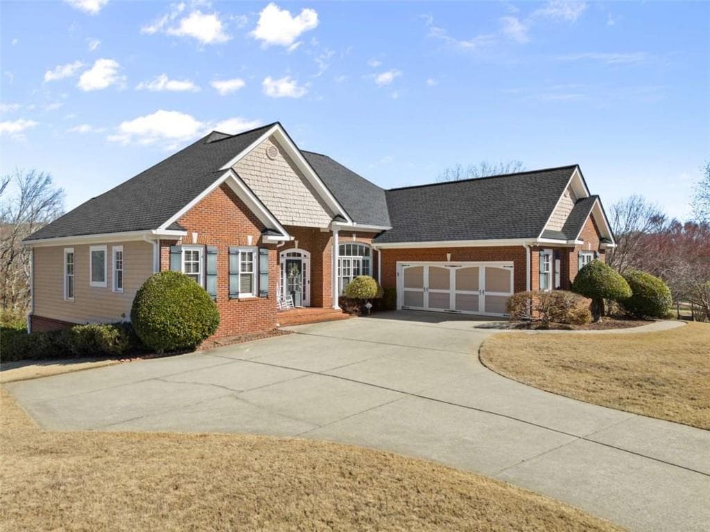 4 bedroom, 3 bathroom single family residence sold at 454 Long Mountain Court, Clermont, GA 30527