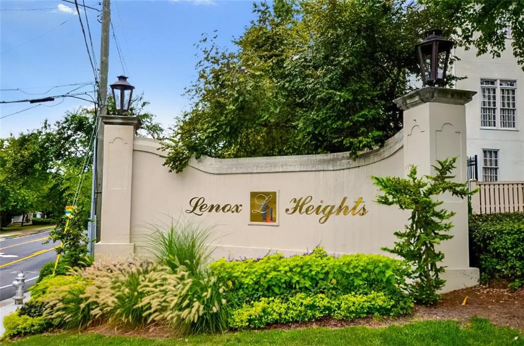2 bedroom, 2 bathroom condominium sold at 2118 Pine Heights Drive, Atlanta, GA 30324