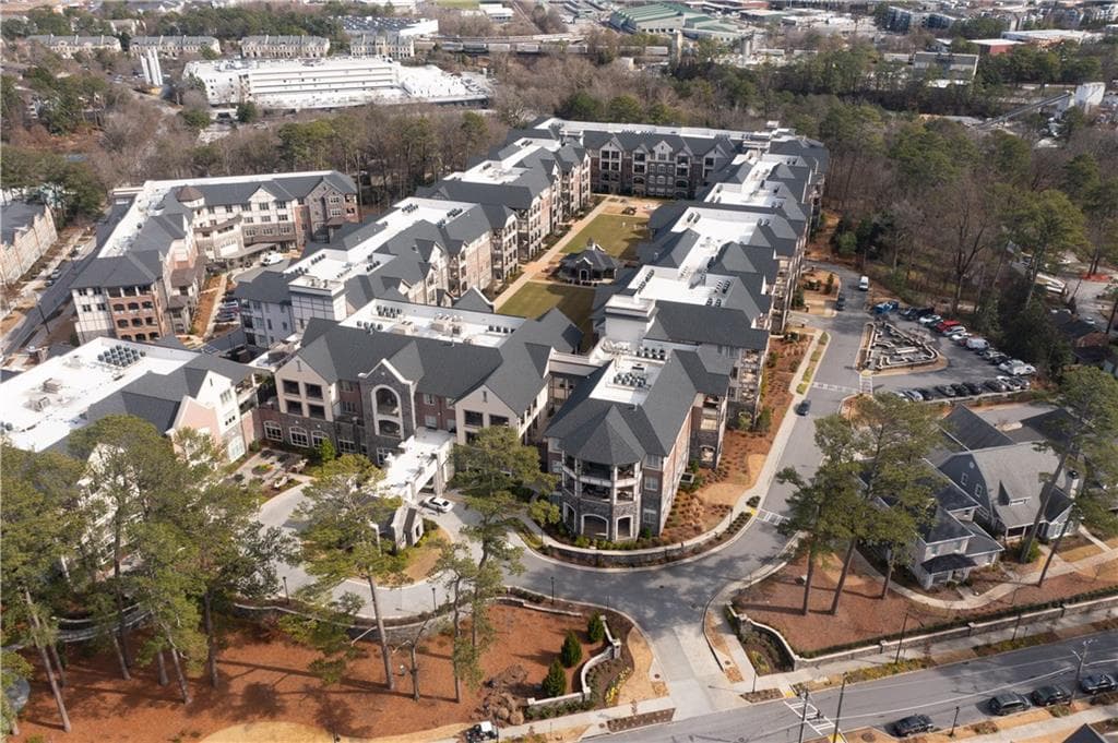 1 bedroom, 2 bathroom condominium sold at 229 Peachtree Hills Avenue 124, Atlanta, GA 30305