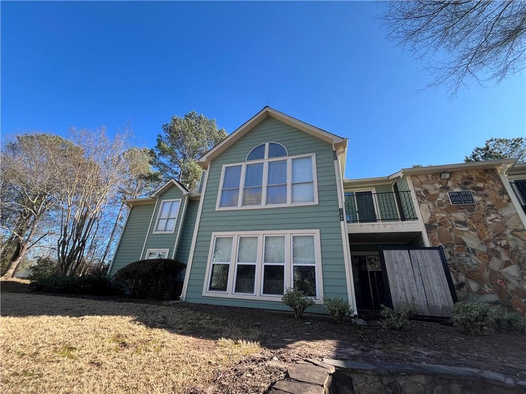 2 bedroom, 2 bathroom condominium sold at 2115 Canyon Point Circle, Roswell, GA 30076