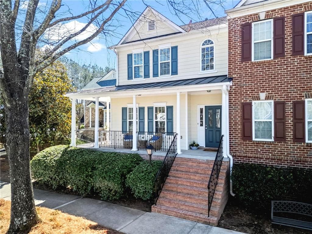 2 bedroom, 3 bathroom townhouse sold at 3760 Lake Point Boulevard, Suwanee, GA 30024