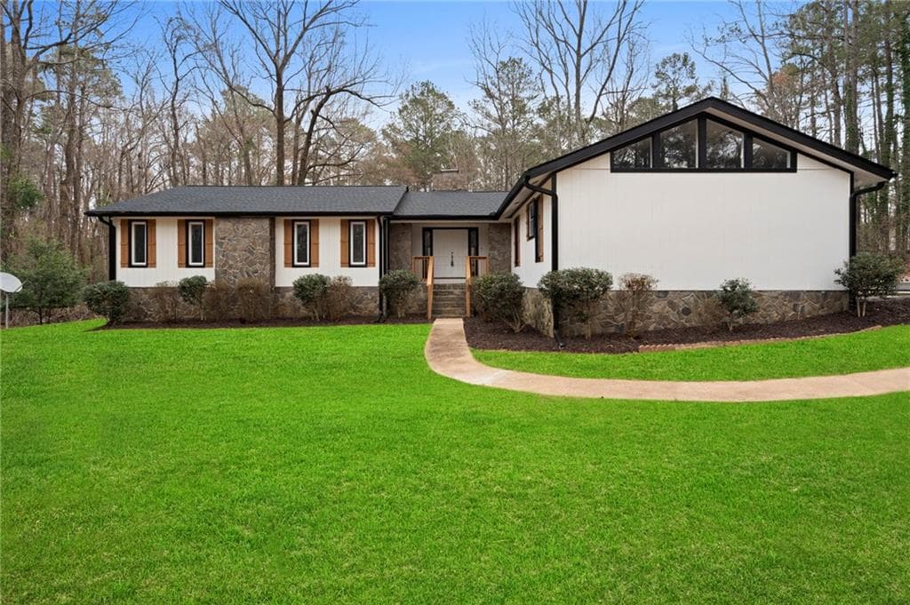 3 bedroom, 3 bathroom single family residence sold at 102 McKinley Cir, LaGrange, GA 30240