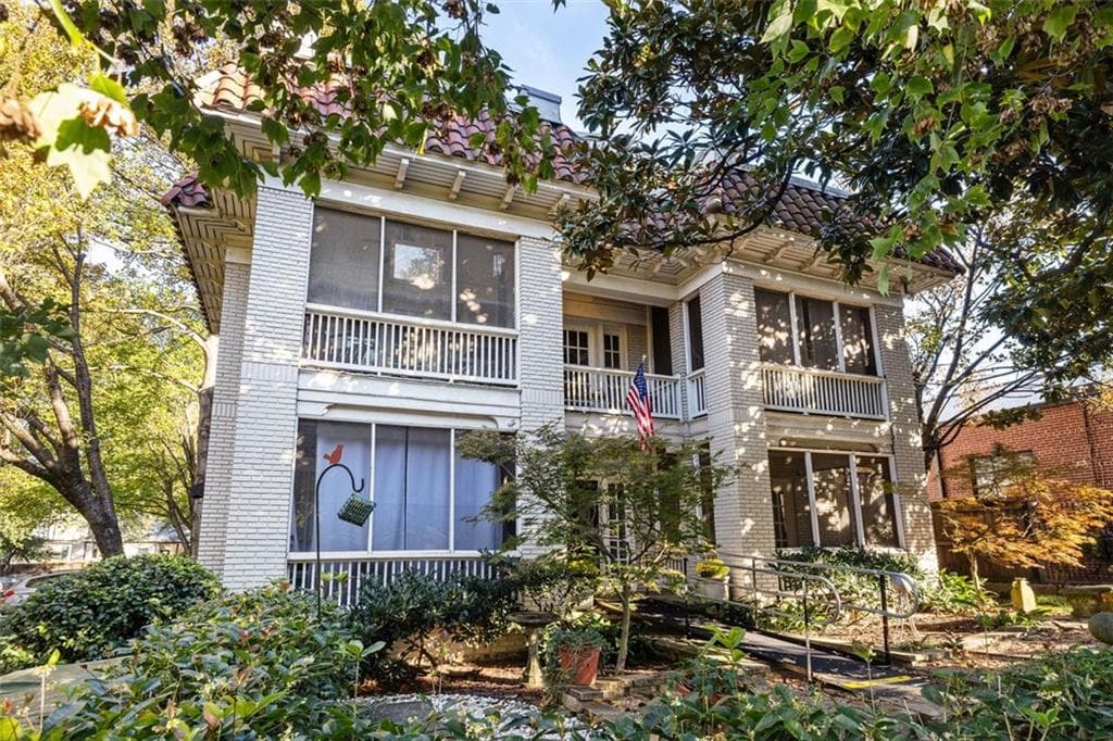 1 bedroom, 1 bathroom condominium sold at 745 Monroe Drive 10, Atlanta, GA 30308
