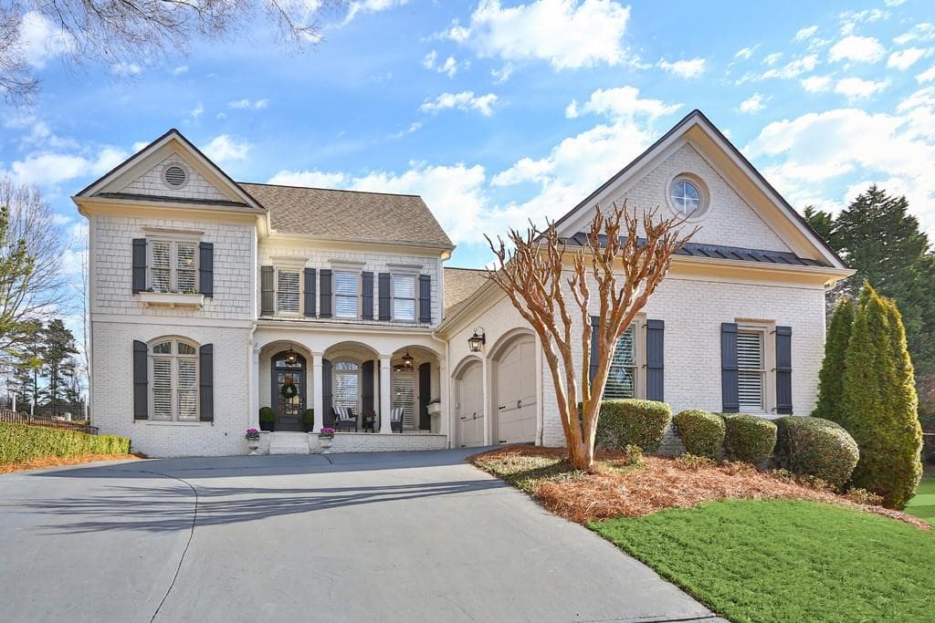 6 bedroom, 5 bathroom single family residence sold at 6640 Eastleigh Circle, Suwanee, GA 30024