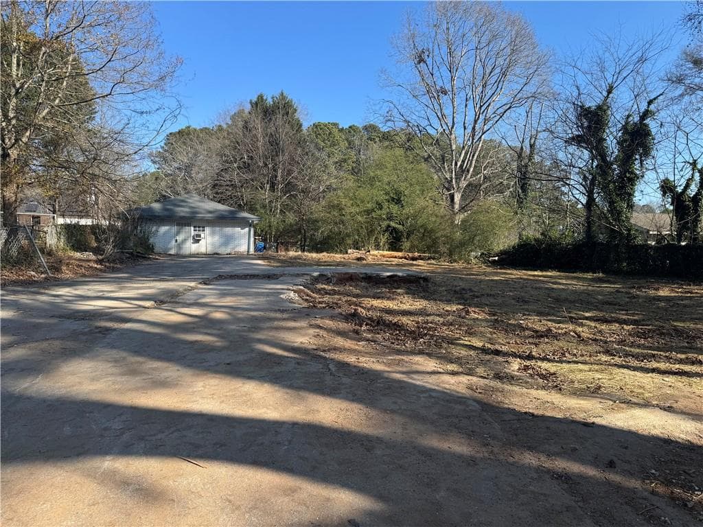 1 bedroom, 1 bathroom single family residence sold at 4955 Campbellton Road, Atlanta, GA 30331