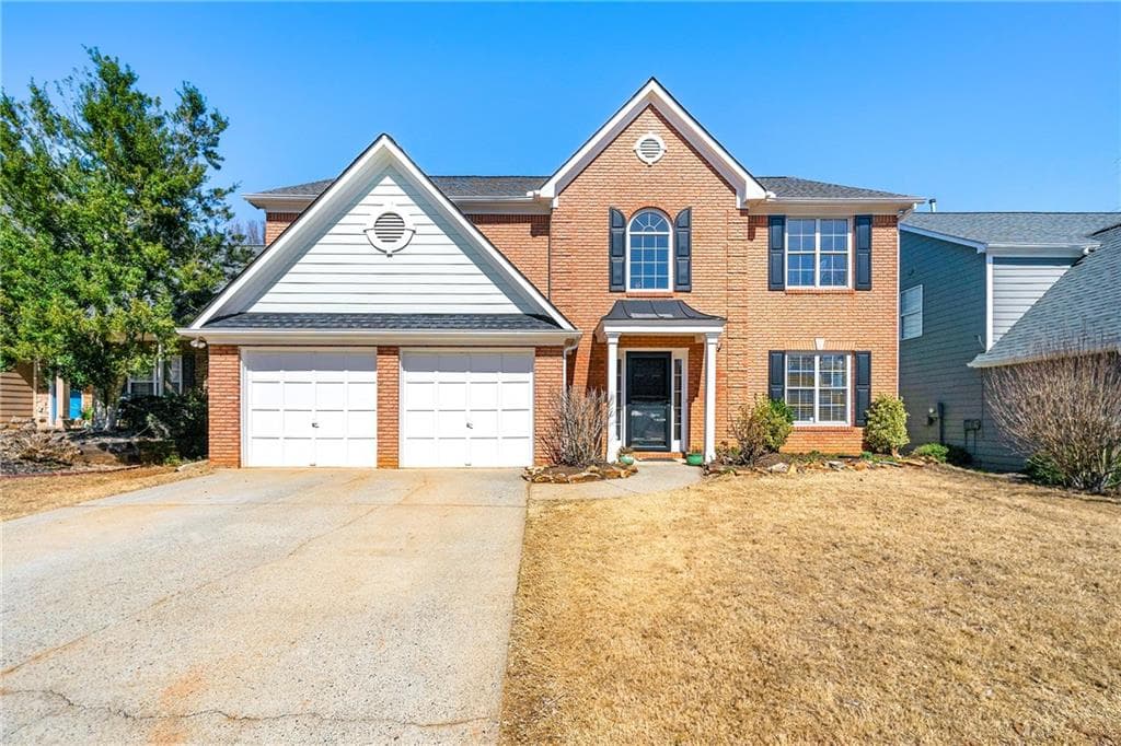 3 bedroom, 3 bathroom single family residence sold at 13060 Crabapple Lake Drive, Roswell, GA 30076