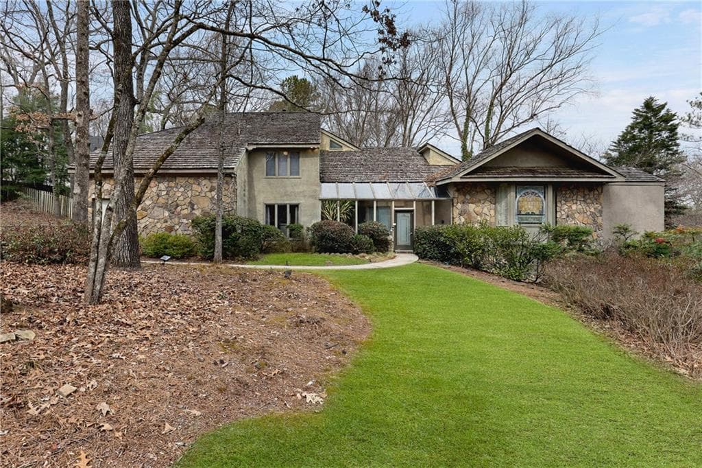 4 bedroom, 5 bathroom single family residence sold at 870 Waddington Court, Atlanta, GA 30350
