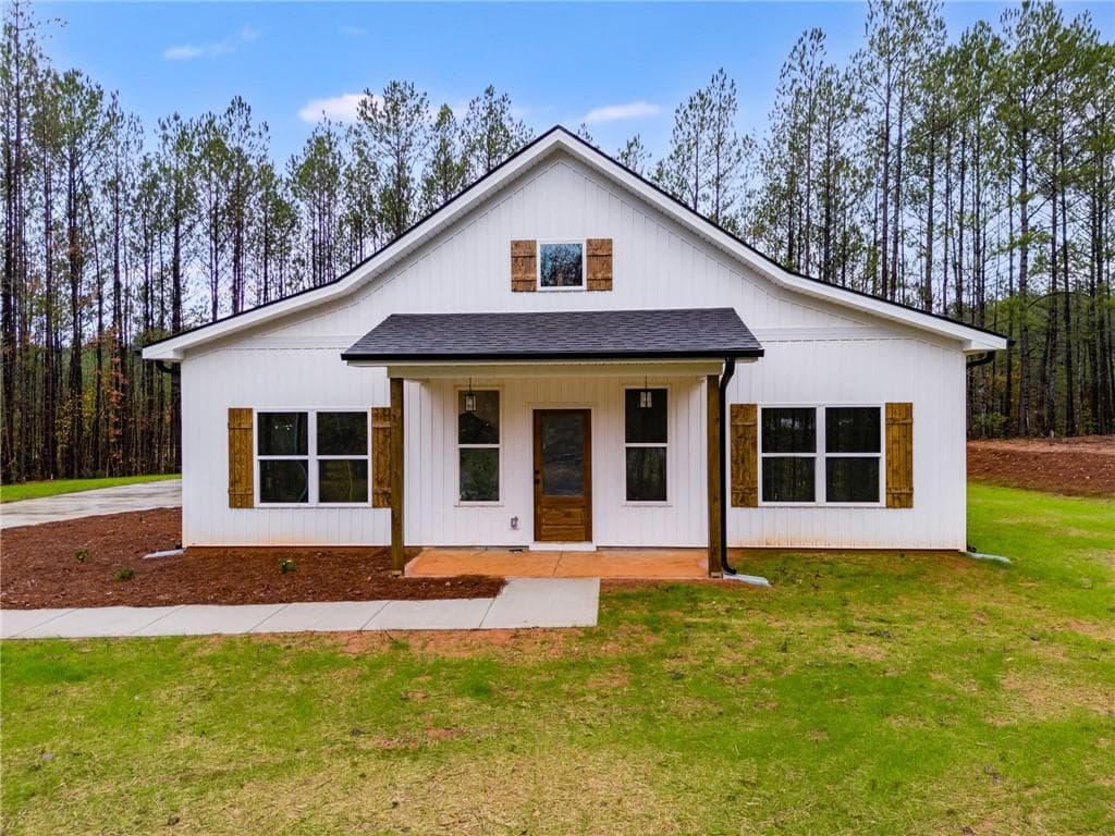3 bedroom, 2 bathroom single family residence sold at 305 Blueberry Hill Lane, Franklin, GA 30217