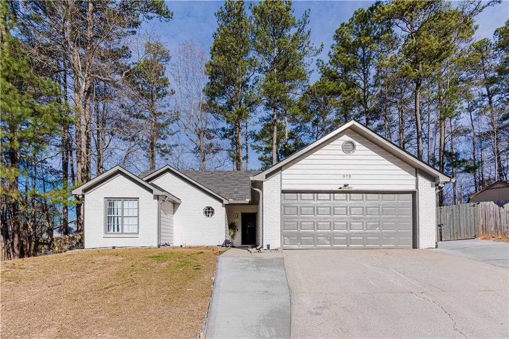 3 bedroom, 3 bathroom single family residence sold at 975 Fox Valley Trail, Stone Mountain, GA 30088