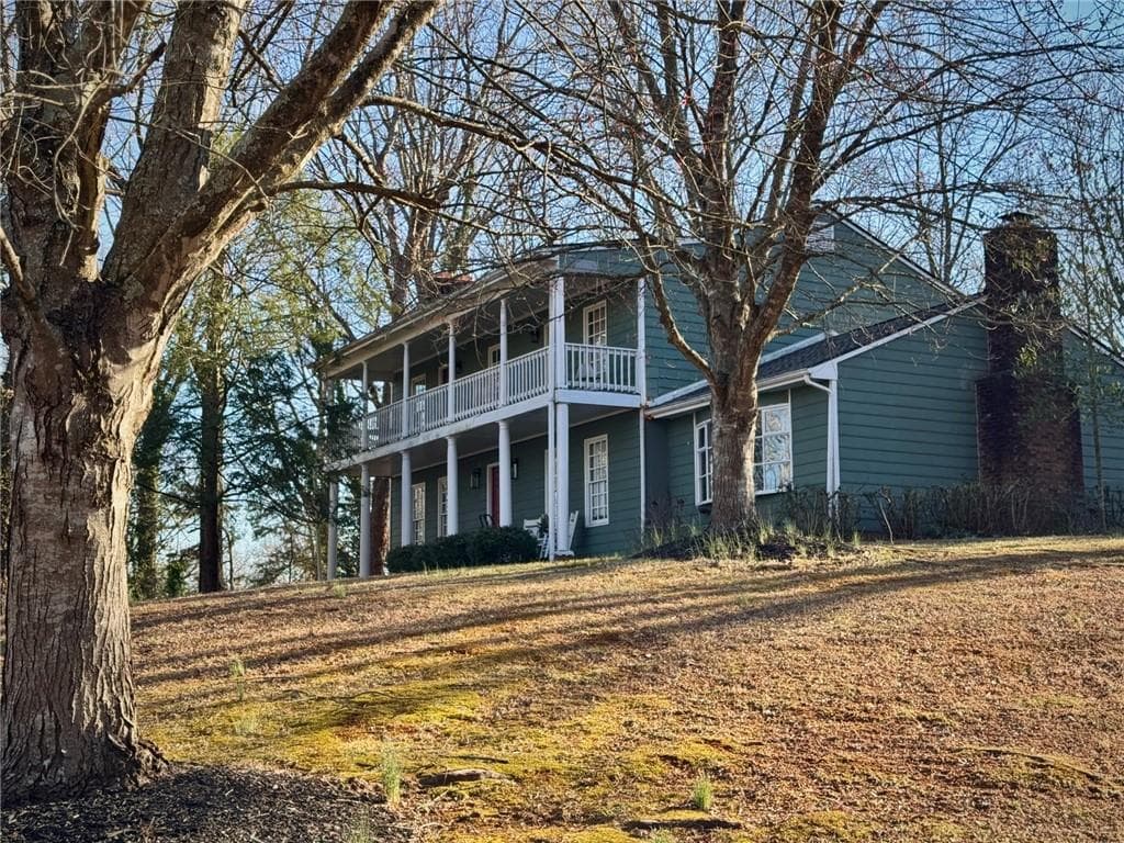 4 bedroom, 3 bathroom, 2,656 sq ft single family residence sold at 2566 Bridgewater Circle, Gainesville, GA 30506