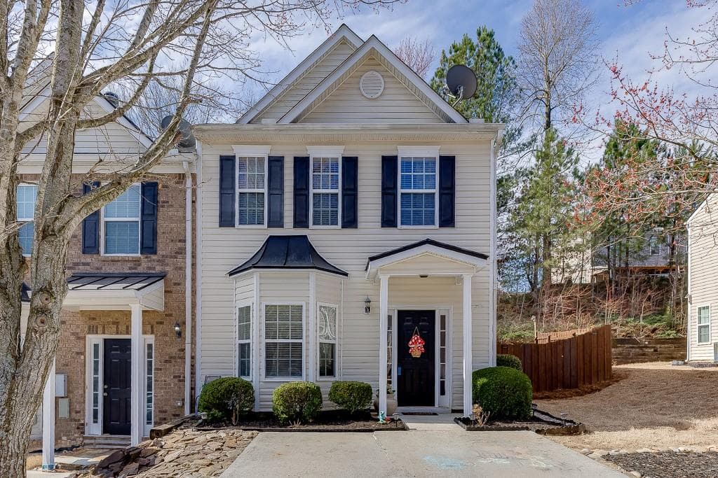 3 bedroom, 3 bathroom townhouse sold at 5222 Birch Court, Oakwood, GA 30566