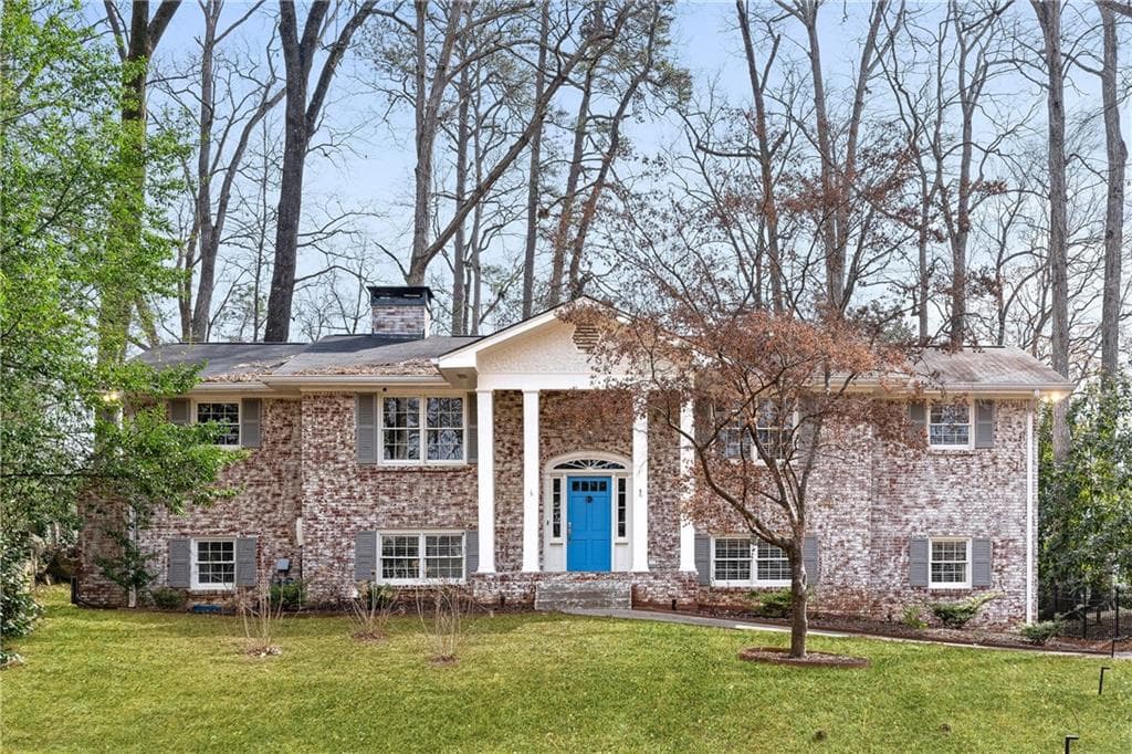 3 bedroom, 4 bathroom, 2,936 sq ft single family residence sold at 3911 Ivy Road, Atlanta, GA 30342