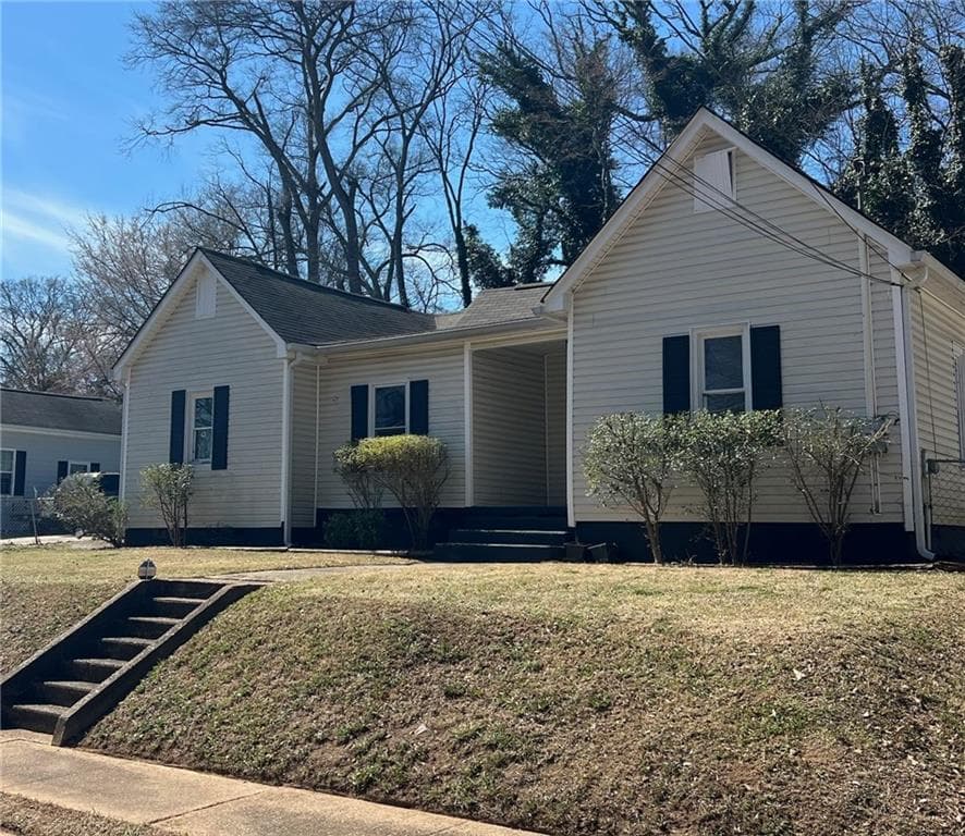 3 bedroom, 2 bathroom single family residence sold at 8 Summit Street, Cartersville, GA 30120