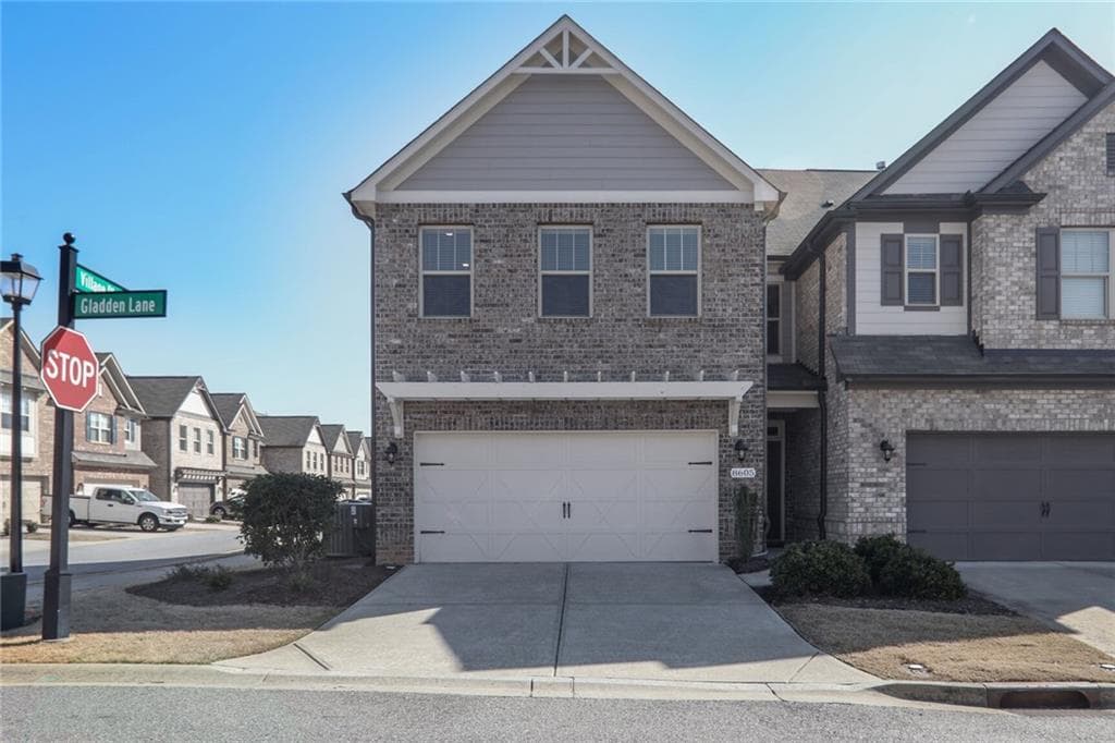 3 bedroom, 3 bathroom townhouse sold at 8605 Gladden Lane, Suwanee, GA 30024
