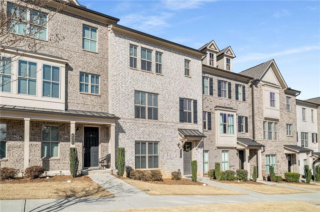 4 bedroom, 4 bathroom townhouse sold at 4358 White Spruce Alley, Doraville, GA 30360