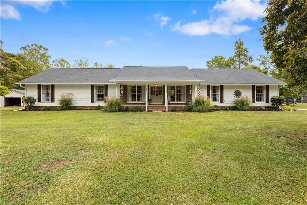 3 bedroom, 3 bathroom single family residence sold at 273 Ralston Road, Powder Springs, GA 30127
