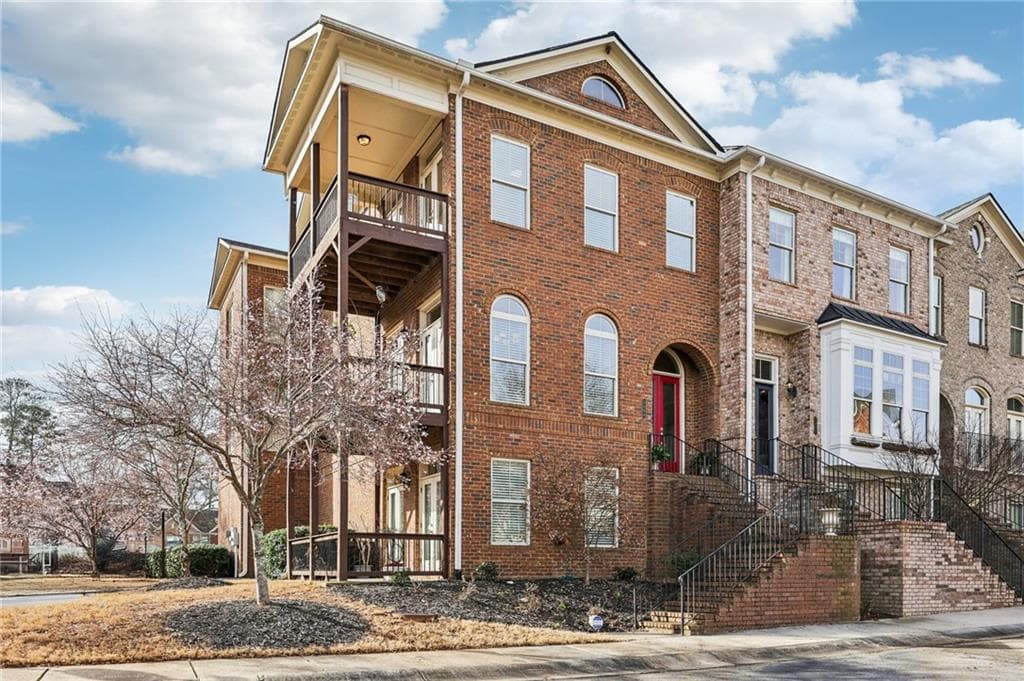 3 bedroom, 4 bathroom townhouse sold at 3484 Vintage Circle, Smyrna, GA 30080