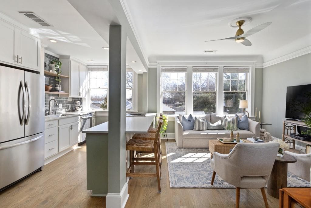 1 bedroom, 1 bathroom condominium sold at 301 10th Street 15, Atlanta, GA 30309